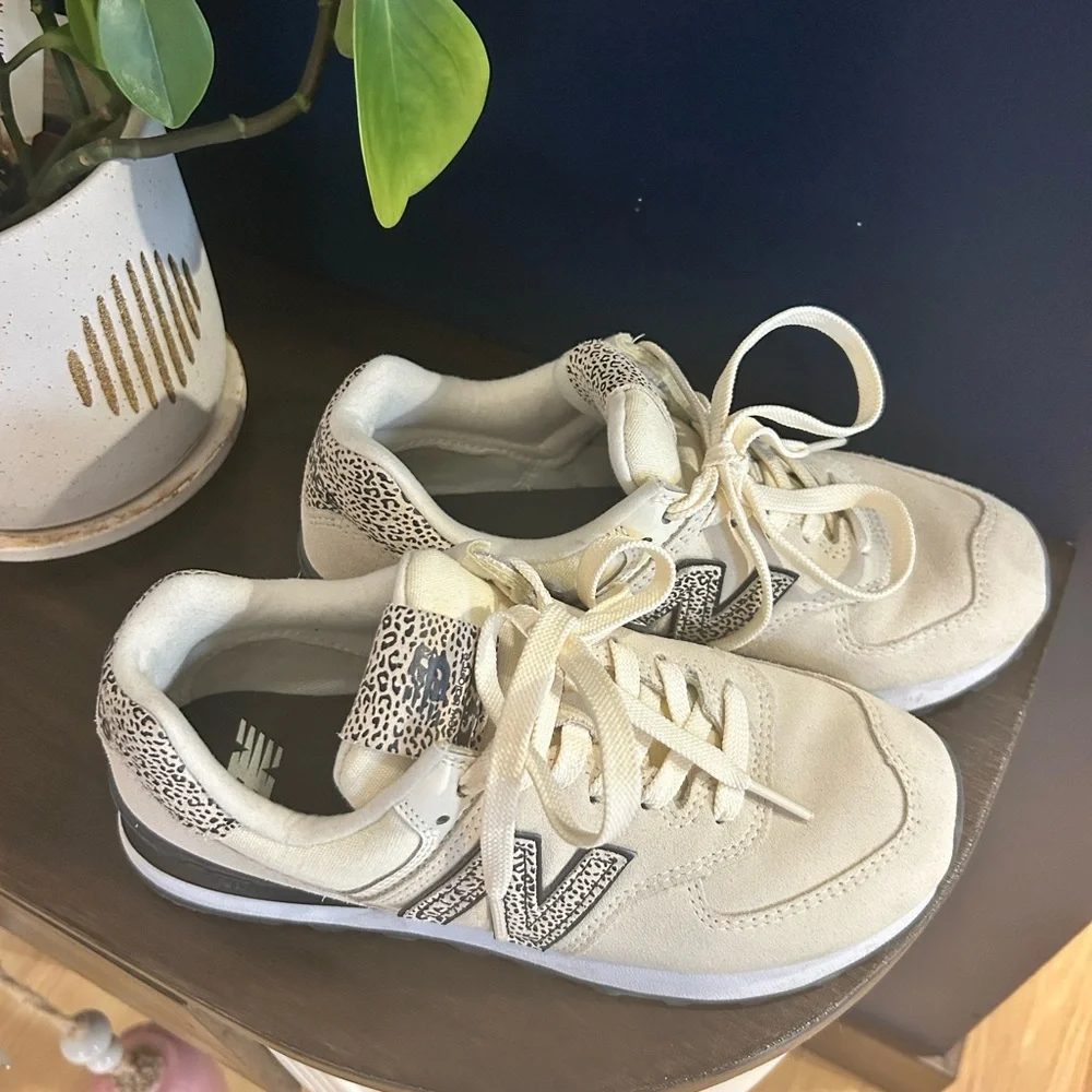 New Balance 574 Women's Beige and Black Sneakers - Picture 2 of 4